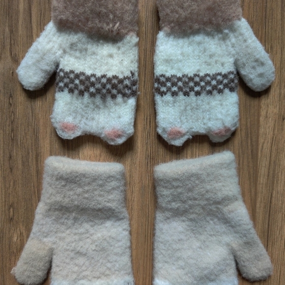 Bundle Of Super cute Baby Mittens - Picture 2 of 4